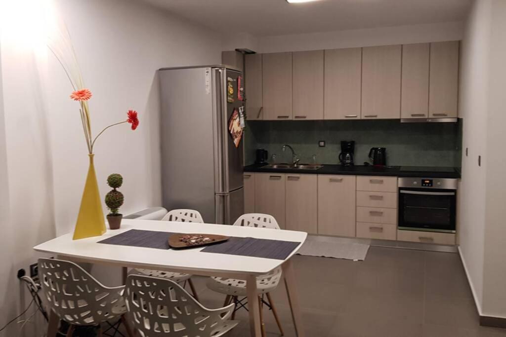 Hitech Appartment Amaliada Buitenkant foto